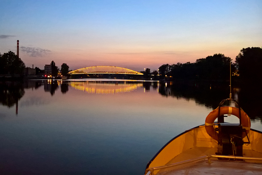 Oslavy, večírky, rozlučky a firemní akce na lodi